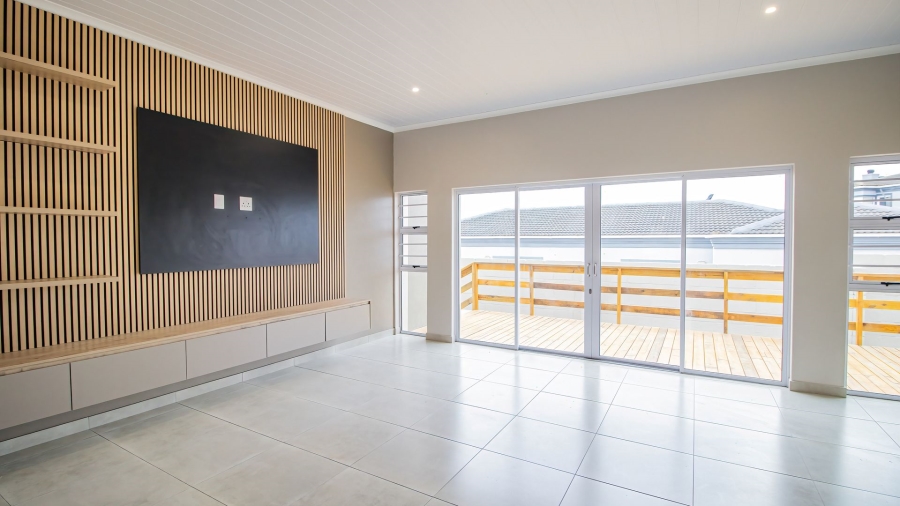 4 Bedroom Property for Sale in Country Club Western Cape